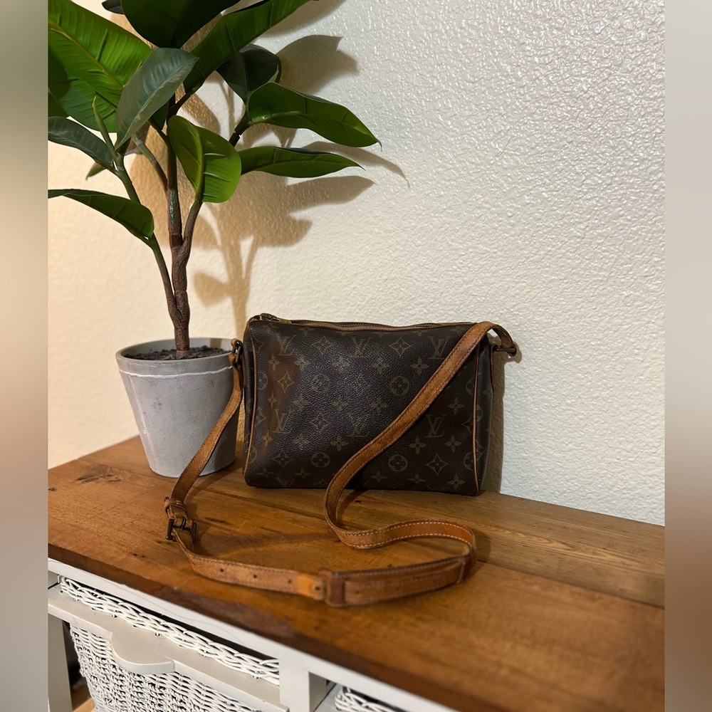 Louis Vuitton Monogram Tulle Lee - Picture 2 of 16